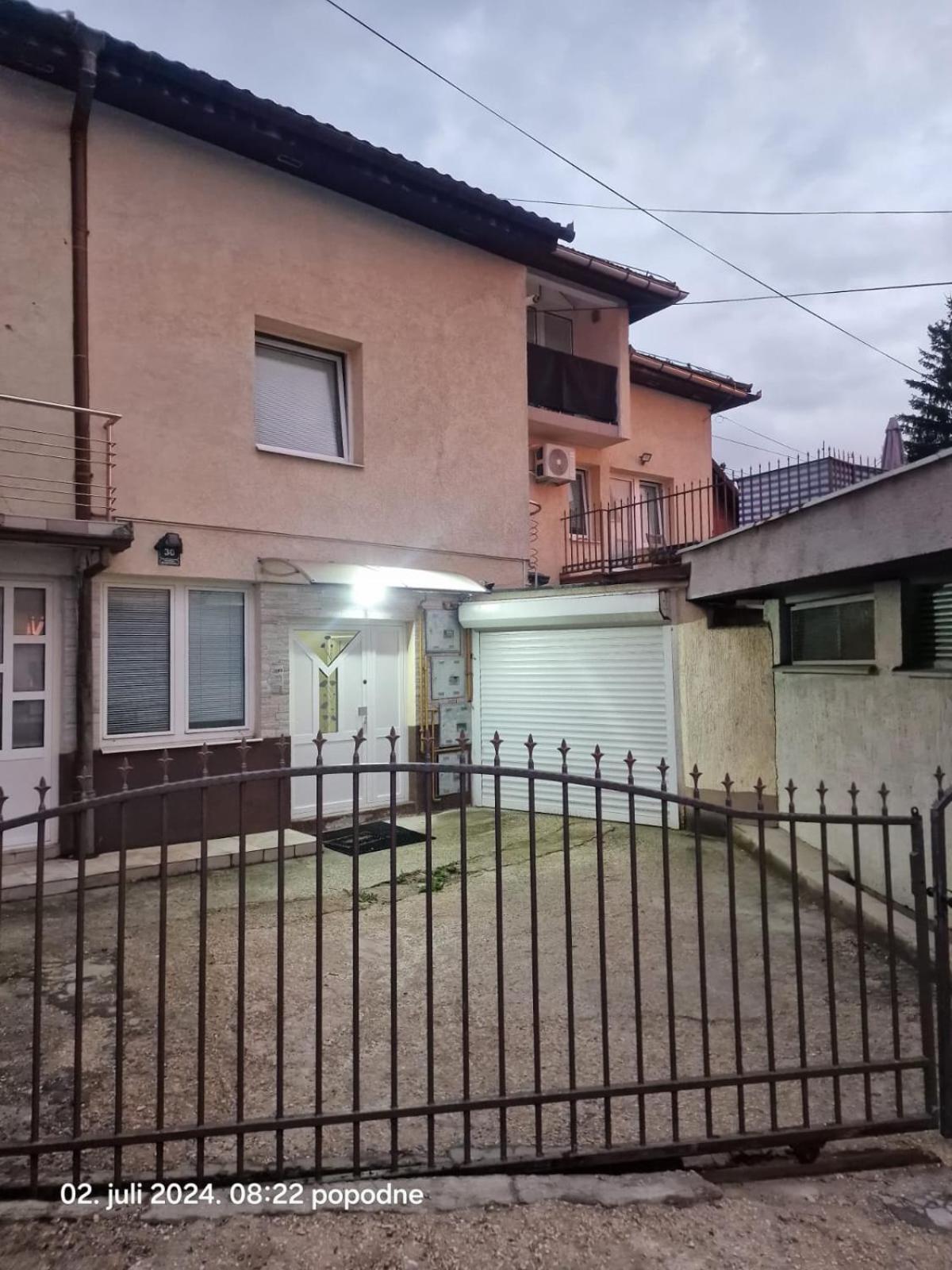Armena Apartment *